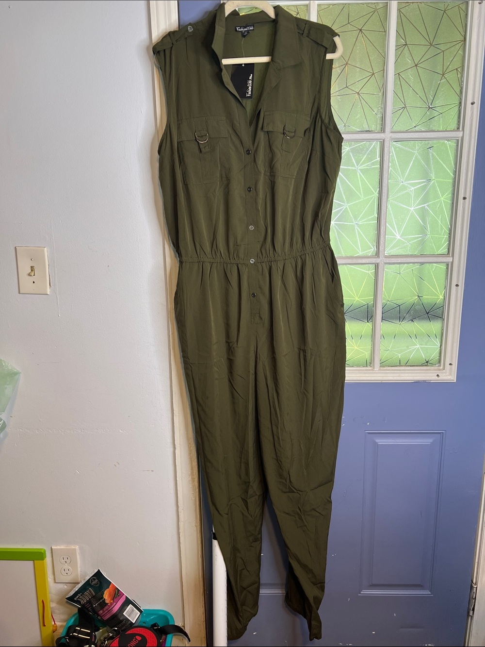 Fashion web Sleeveless Olive Utility Jumpsuit size 2x NWT